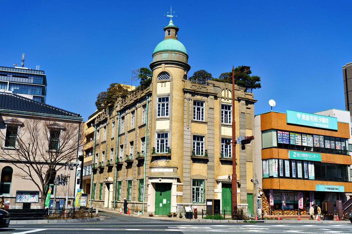 旧秋田商会ビル（下関観光情報センター）